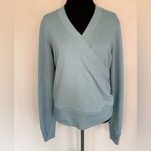 Avia wrapped sweater blue/green size medium
